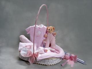 Canastillas para recién nacidos y bebés entre 100 y 200 €. Compra online en nuestra tienda canastillas para regalos de bebés y recién nacidos.