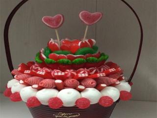 Creaciones para adultos, escudos chuches, ramos chuches, tartas de chuches