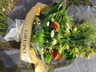 Flores de difunto, comprar coronas, centros o ramos de flores para difuntos y funerales.