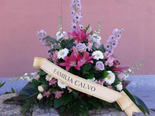Flores de difunto, comprar coronas, centros o ramos de flores para difuntos y funerales.