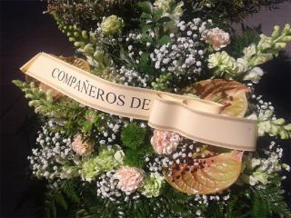 Flores de difunto, comprar coronas, centros o ramos de flores para difuntos y funerales.